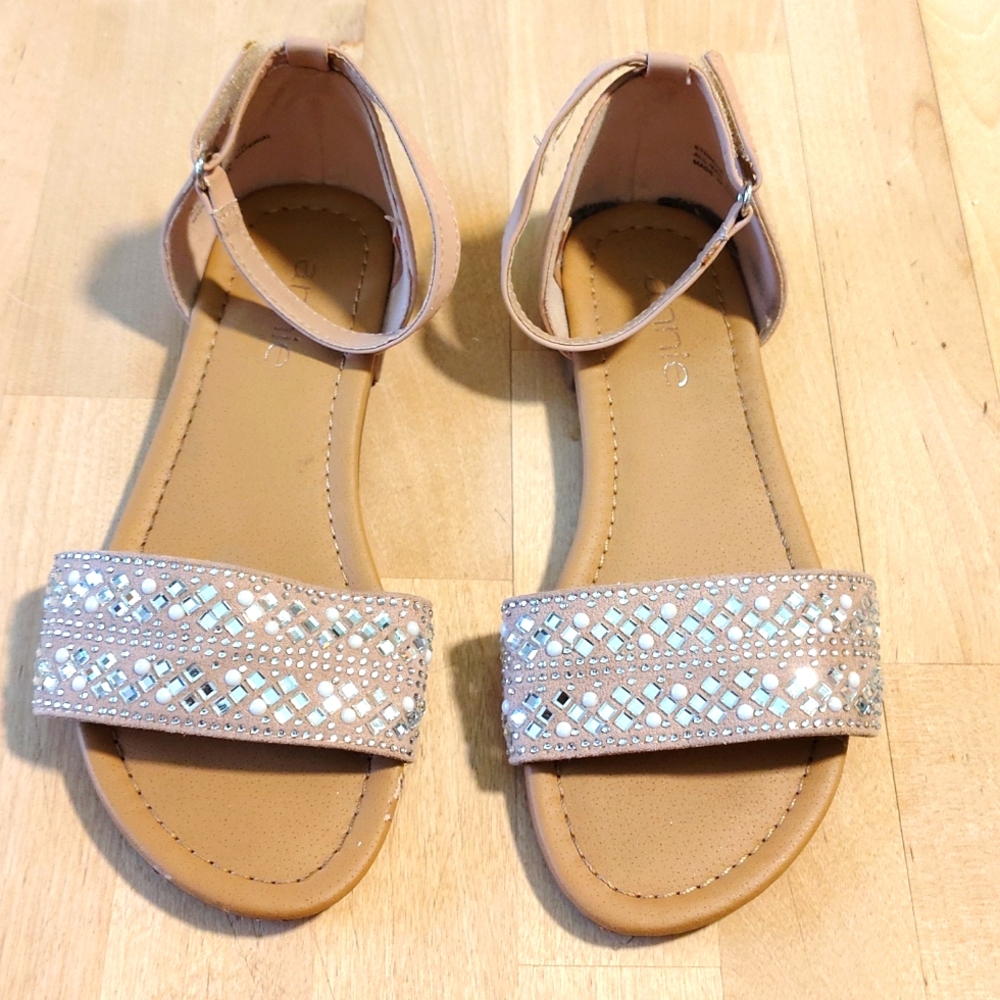 Girls shoes